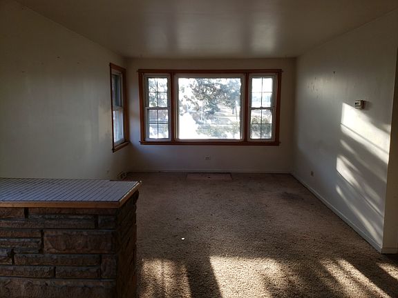 3rd image of 3149 Lee St