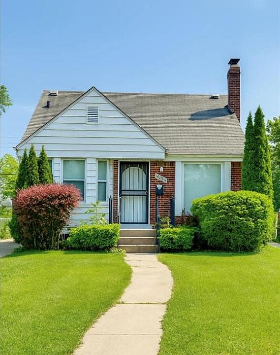 1st image of 15684 Manning St