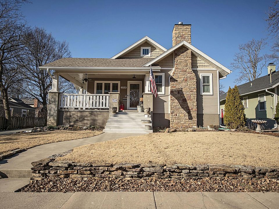 1st image of 1319 E Monroe Street