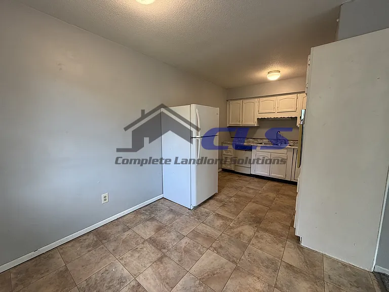 626 E Curry Dr E #B — Photo 2