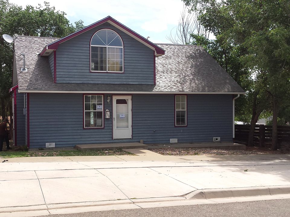1st image of 608 Chavez St