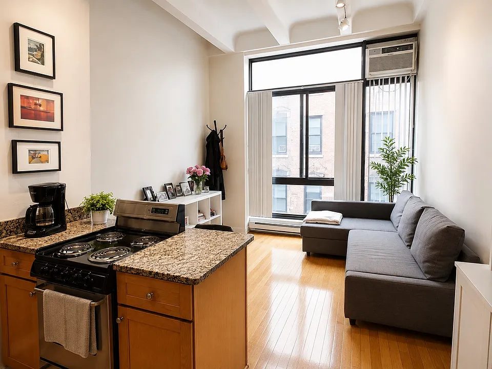 12 Stoneholm St #329