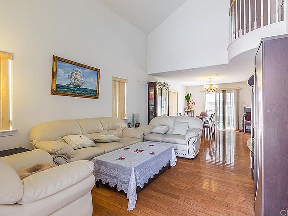 5th image of 611 E Newmark Ave APT B