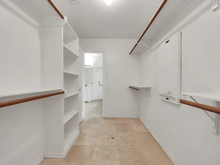 11207 Satin Tail Ln — Photo 32