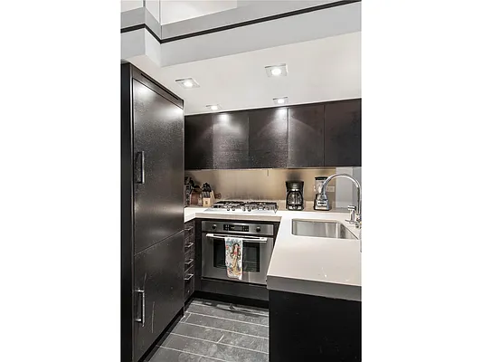 Rented by Douglas Elliman | media 17