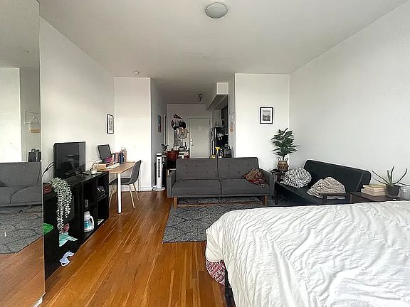 4th image of 176 Noll St #4F