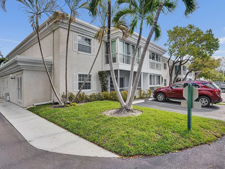 6289 Bay Club Dr — Photo 40