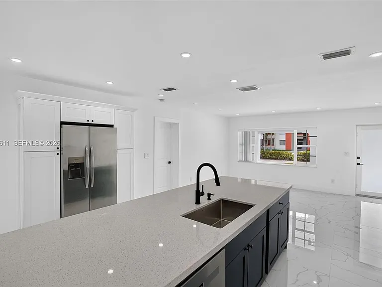 1920 SW 67th Ave — Photo 13
