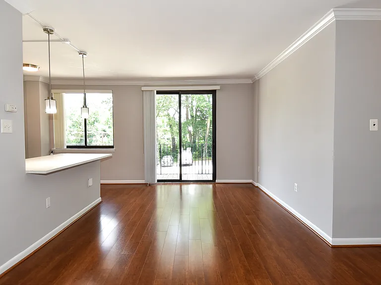 4401 Lee Hwy — Photo 19