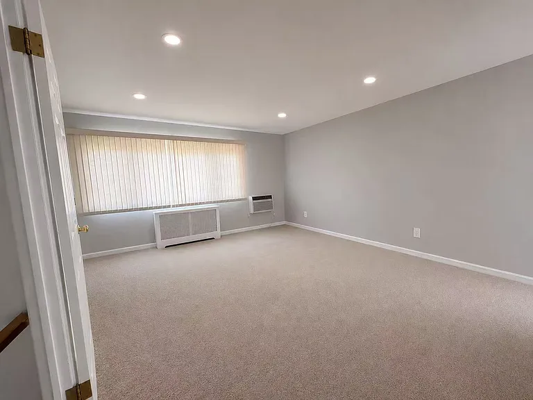 54 Aberdeen Rd — Photo 12