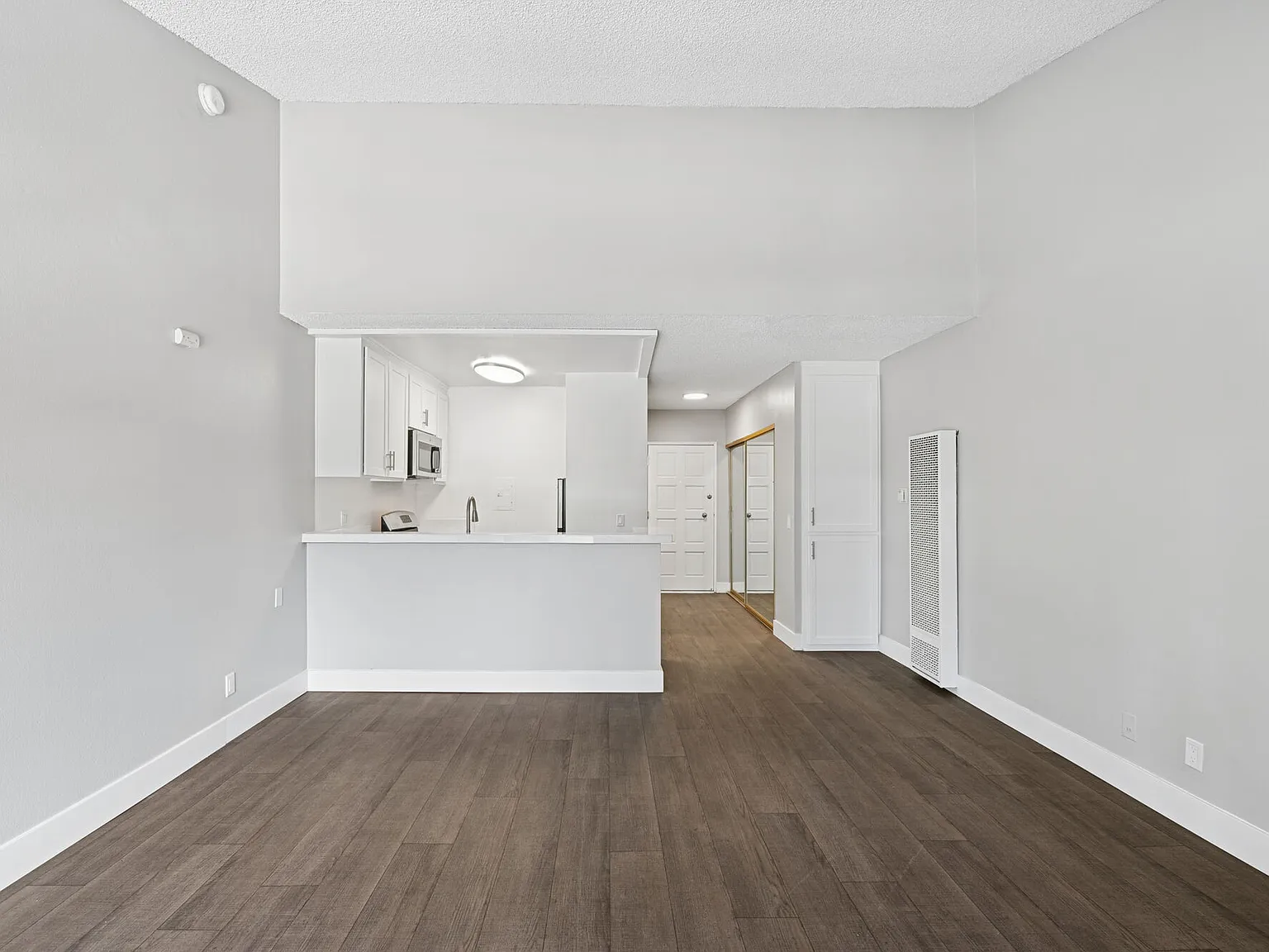 Cambridge On Devonshire — Photo 4