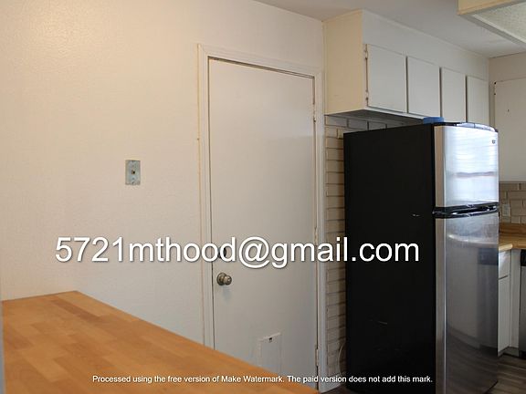 3rd image of 5721 Mount Hood Ct