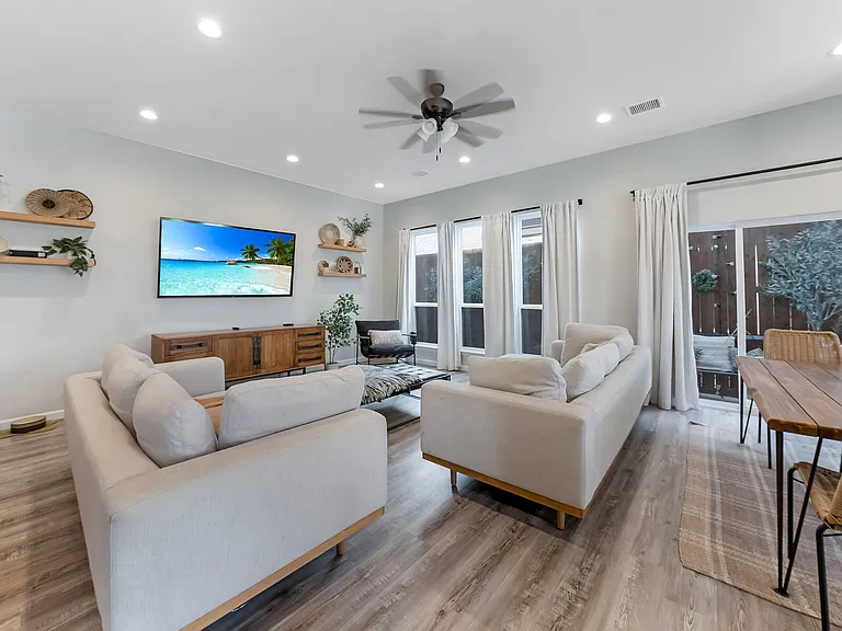 7224 Bayhill Ln — Photo 9