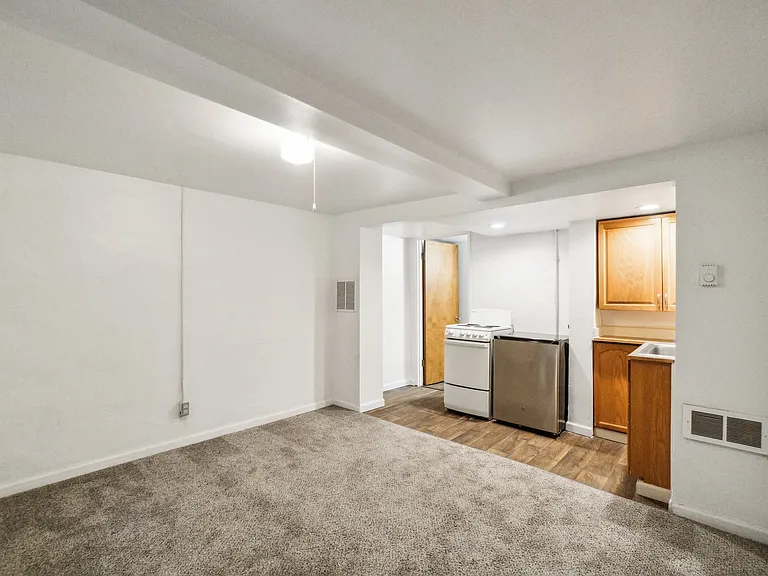 Capitola Apartments — Photo 7