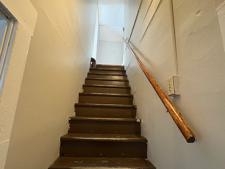 2916 W Meidroth St — Photo 3