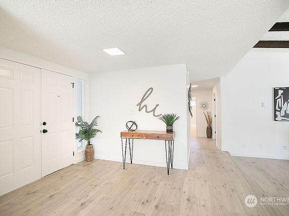 2nd image of 3914 Rosewood Street