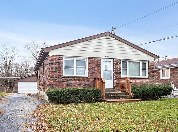 2nd image of 16941 Glen Oaks Dr
