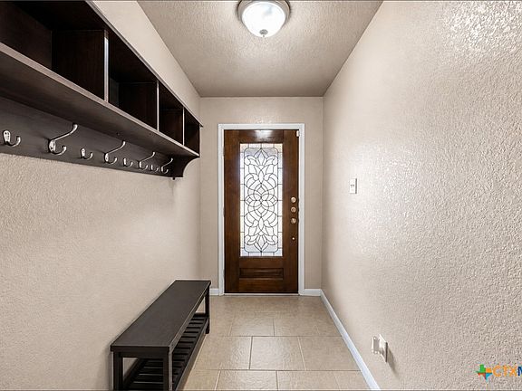 5th image of 605 W Vega Ln