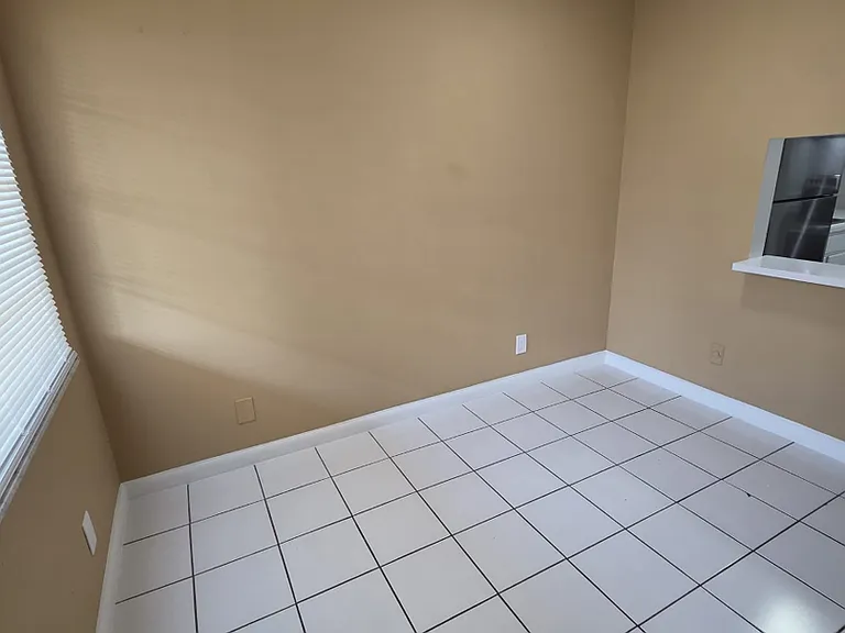 1150 NE 17th Ct — Photo 10