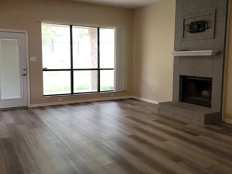 1104 Lambrusco Dr — Photo 5