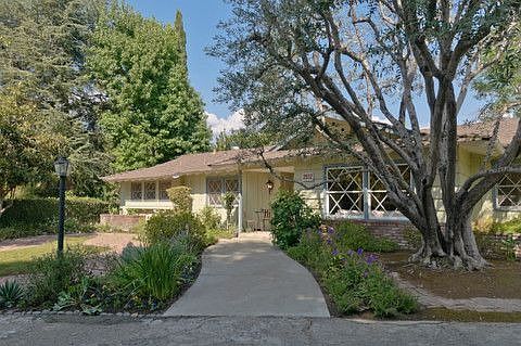 1st image of 2512 Louise Ave