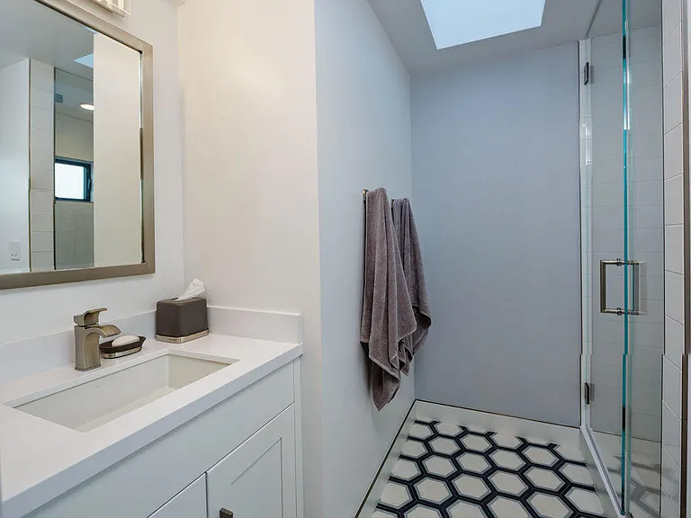 3920 Ocean Dr — Photo 23