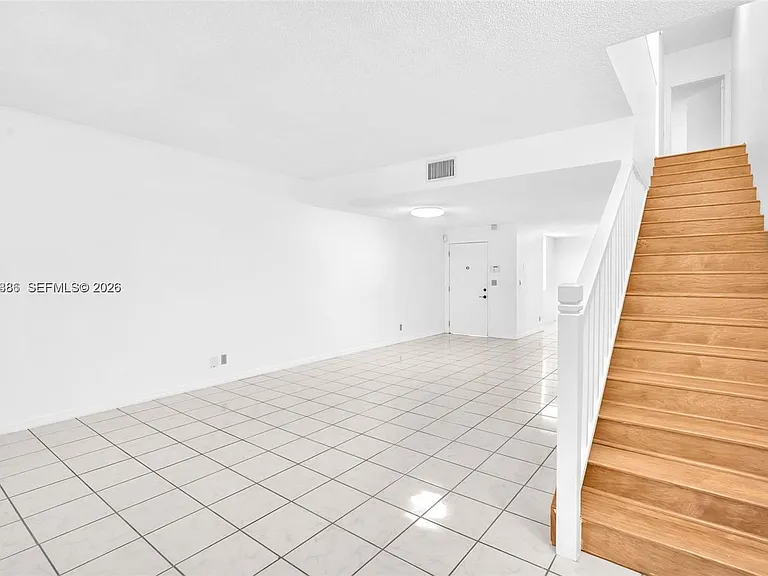 800 Sorrento Dr #2 — Photo 13