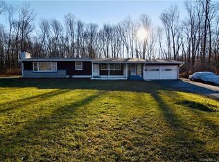 135 Falls Rd, Bethany, CT 06524