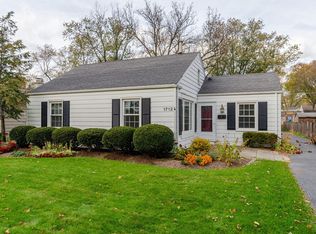 1712 Illinois Rd, Northbrook, IL 60062