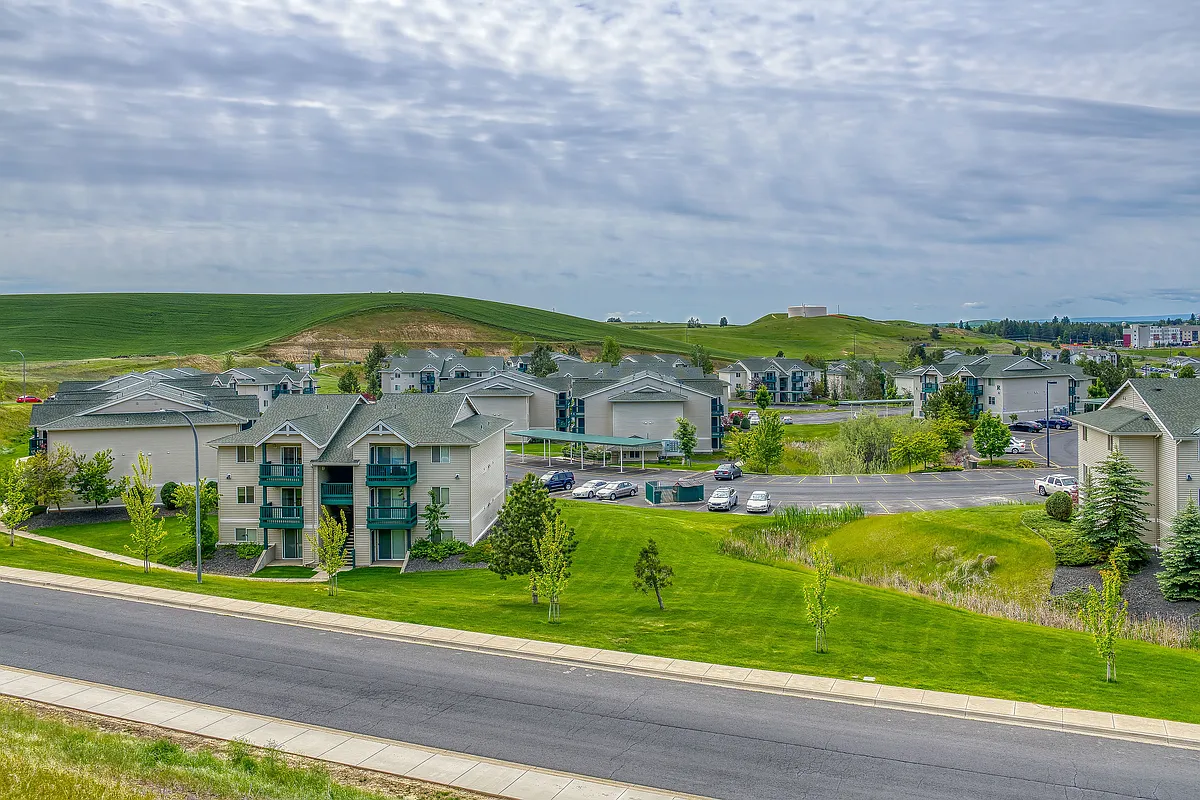 Beautiful Views From The Hills - Maple Valley Apartments