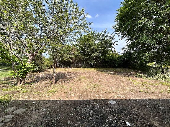 3rd image of 312 Roberts Rd