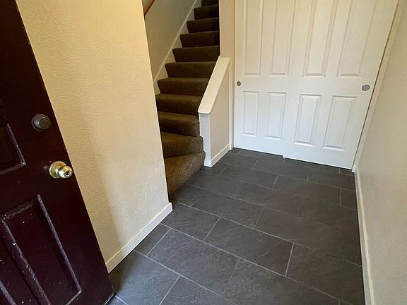 4th image of 2141 Eastview Pl #A