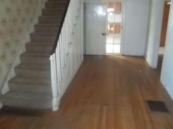 2nd image of 626 S River St