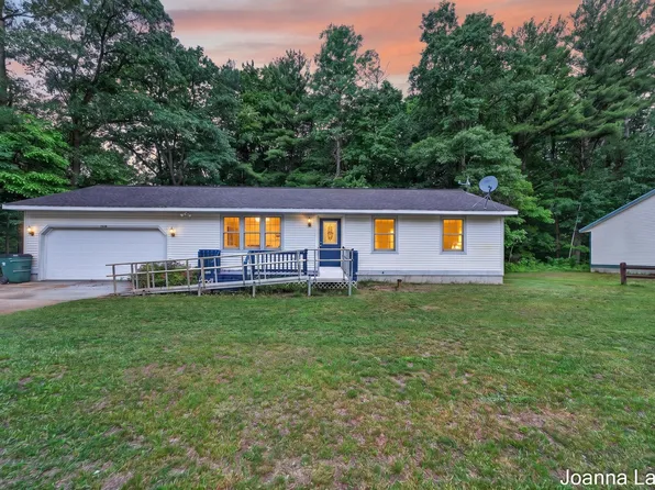 1518 E McMillan Rd, Muskegon, MI 49445