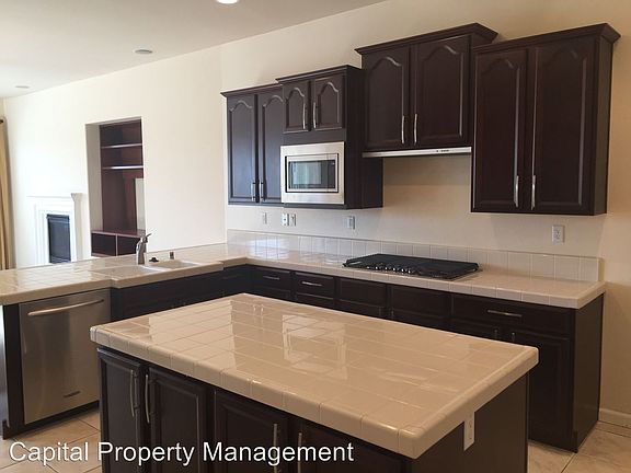 3rd image of 4074 Bothwell Cir