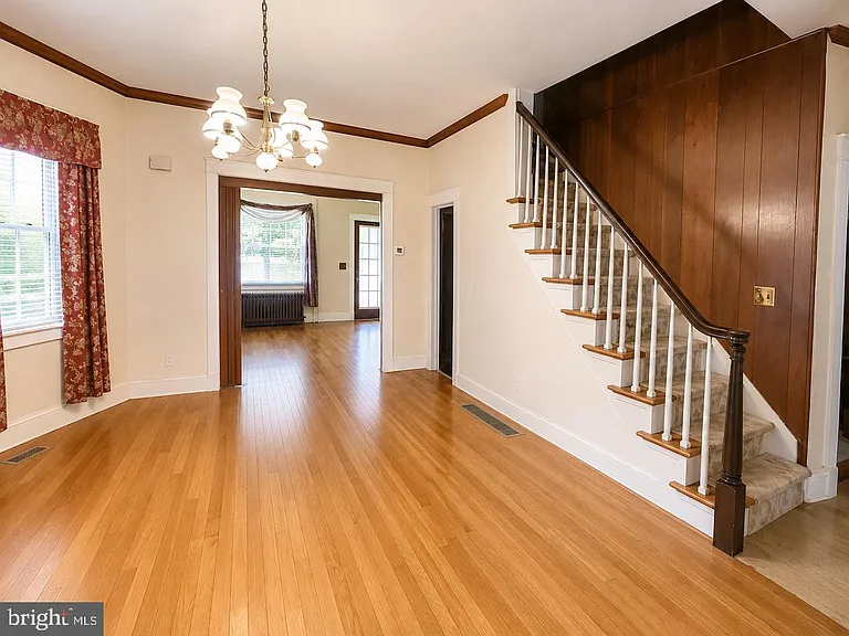 501 W Newport Pike — Photo 3
