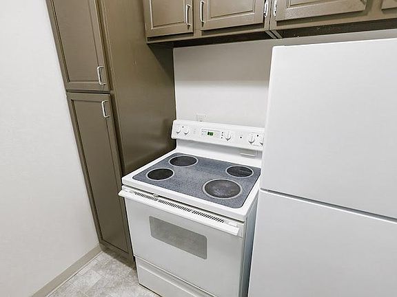 3rd image of 1129 E St #6