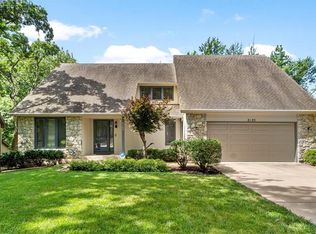 8120 Acuff Ln, Lenexa, KS 66215