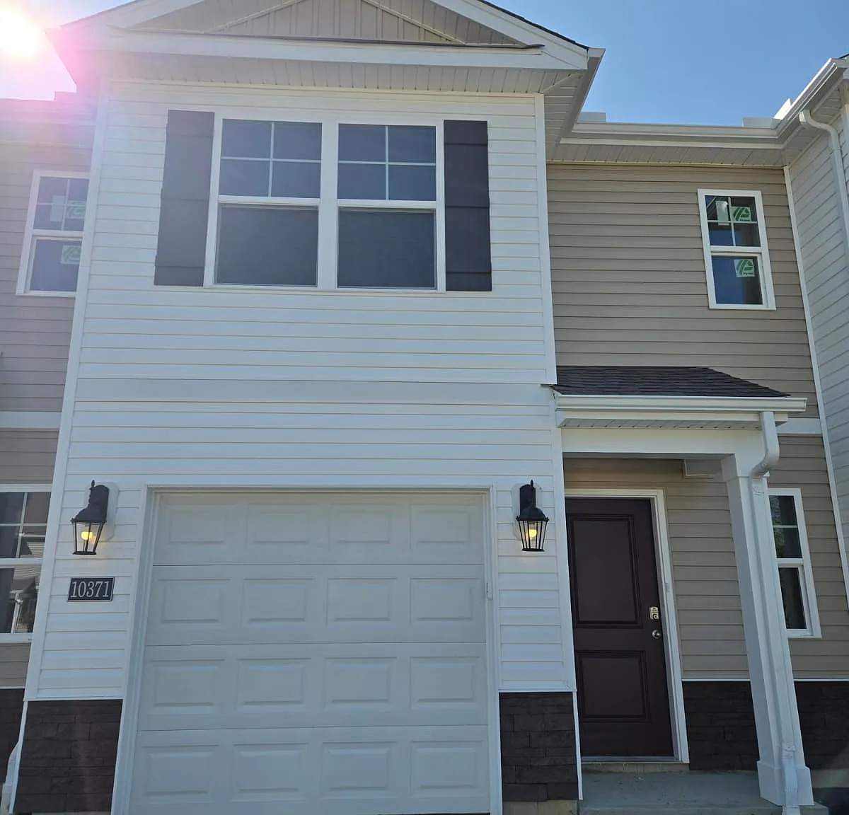 3 bed, 2.5 bath, 1450 sqft, $2,250 — Photo 1