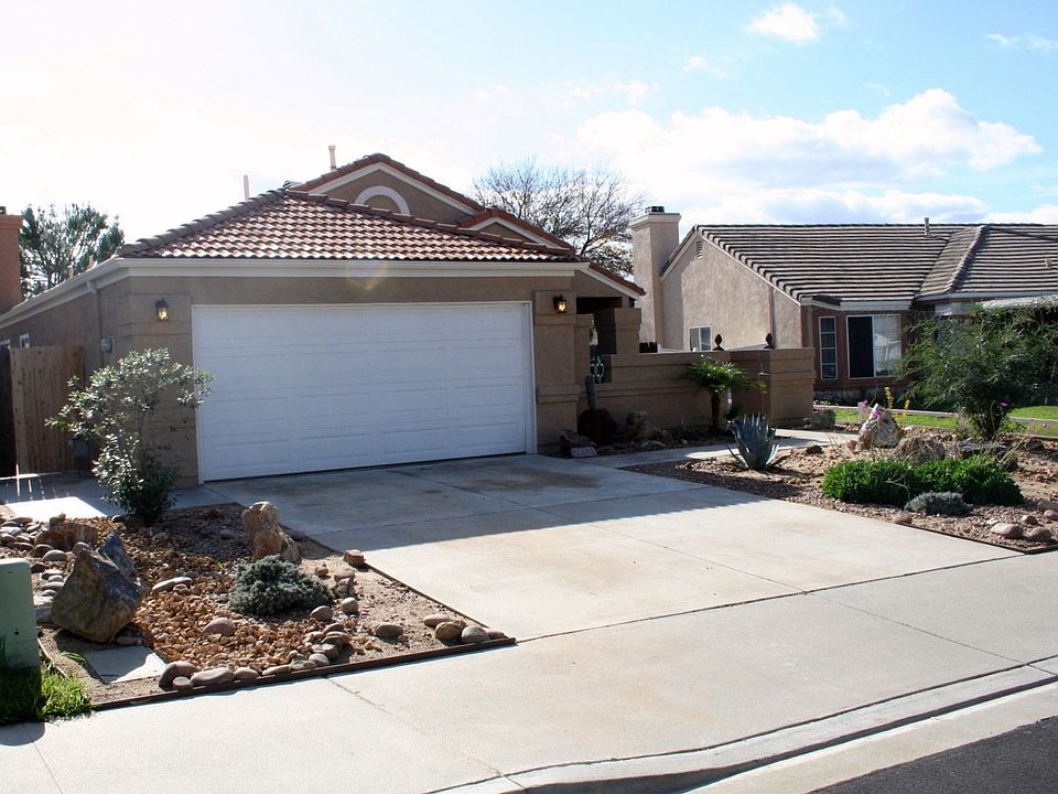 1st image of 24829 Hollyleaf Ln