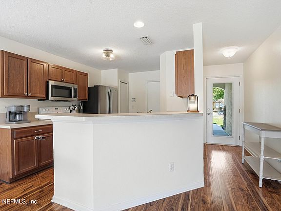 4th image of 941 WYNFIELD Circle