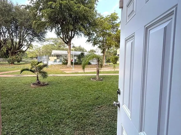 1301 NE 191st St #F110, Miami, FL 33179