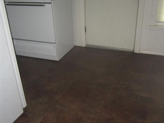 3rd image of 301 S 12th St