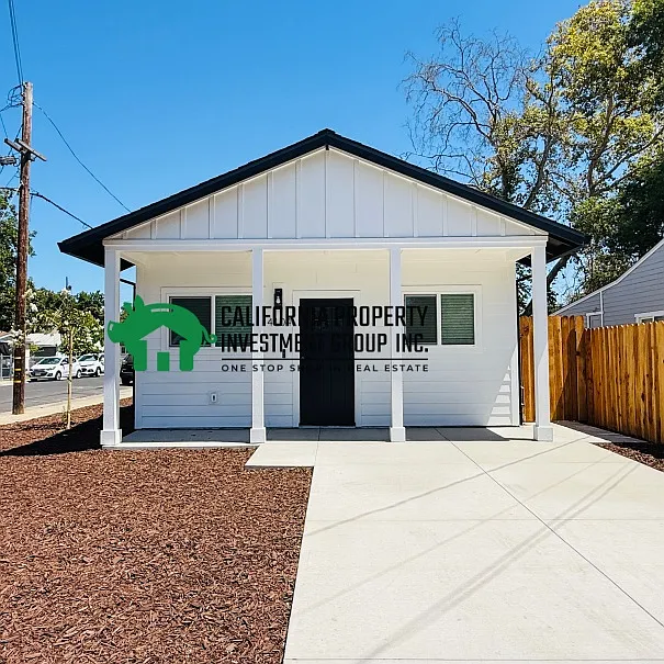 2 bed, 713 sqft, $2,250 — Photo 3