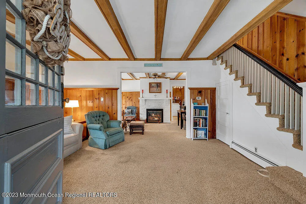 8 bed, 2.5 bath, 2796 sqft, $5,000 — Photo 4