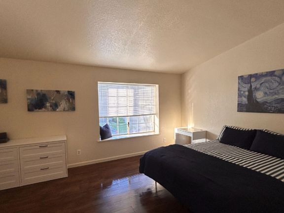 2nd image of 4304 Calcutta Way #6