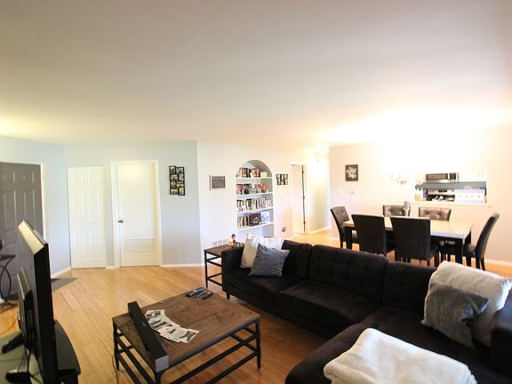 4th image of 9739 Mill Dr E APT B1