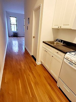 2nd image of 204 W 106th St #37