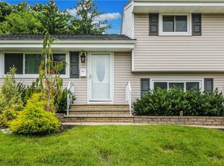 1 Diana Ct, South Amboy, NJ 08879