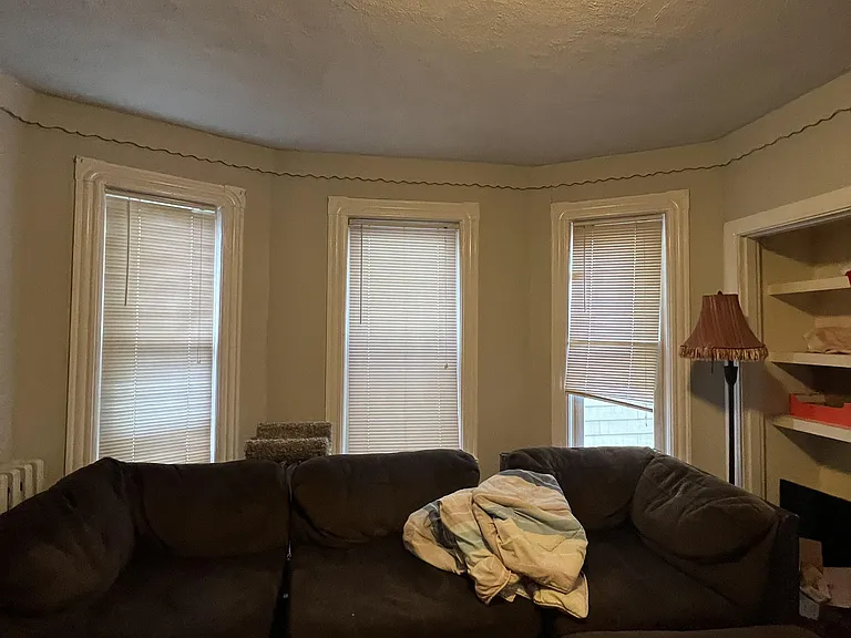 Highland Ave — Photo 17